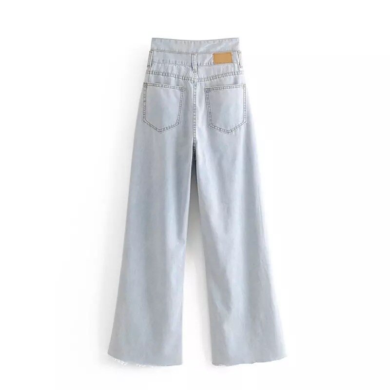 “Cute butt” jeans