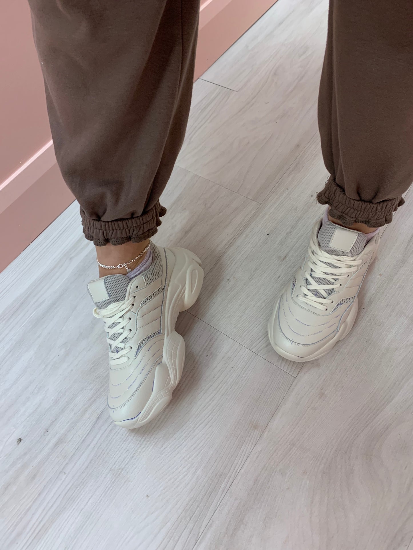 TOKYO sneaker